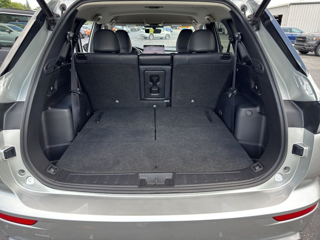 2025 Mitsubishi Outlander Base