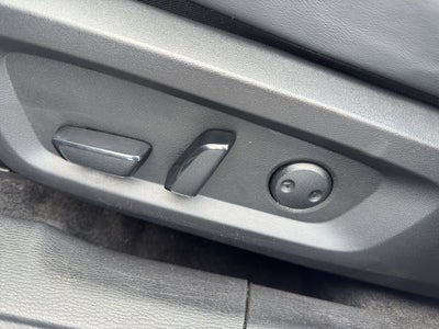 2025 Mitsubishi Outlander Base