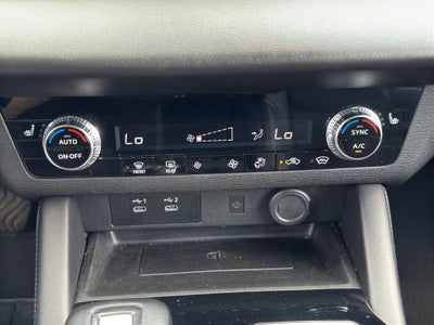2025 Mitsubishi Outlander Base