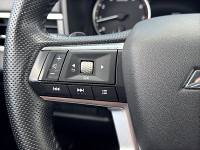 2025 Mitsubishi Outlander Base