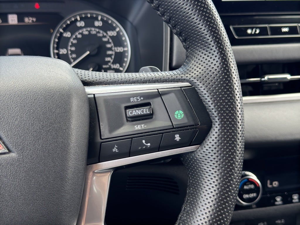 2025 Mitsubishi Outlander Base