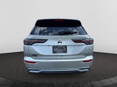 2025 Mitsubishi Outlander Base