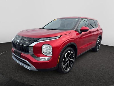 2024 Mitsubishi Outlander Base