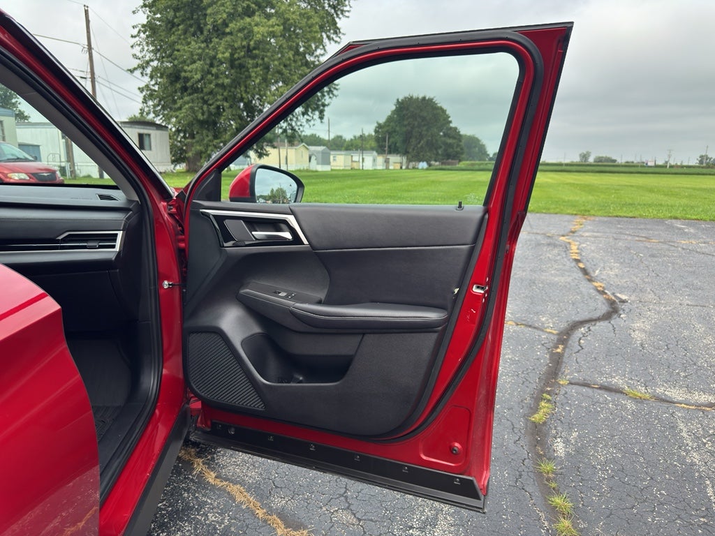 2024 Mitsubishi Outlander Base