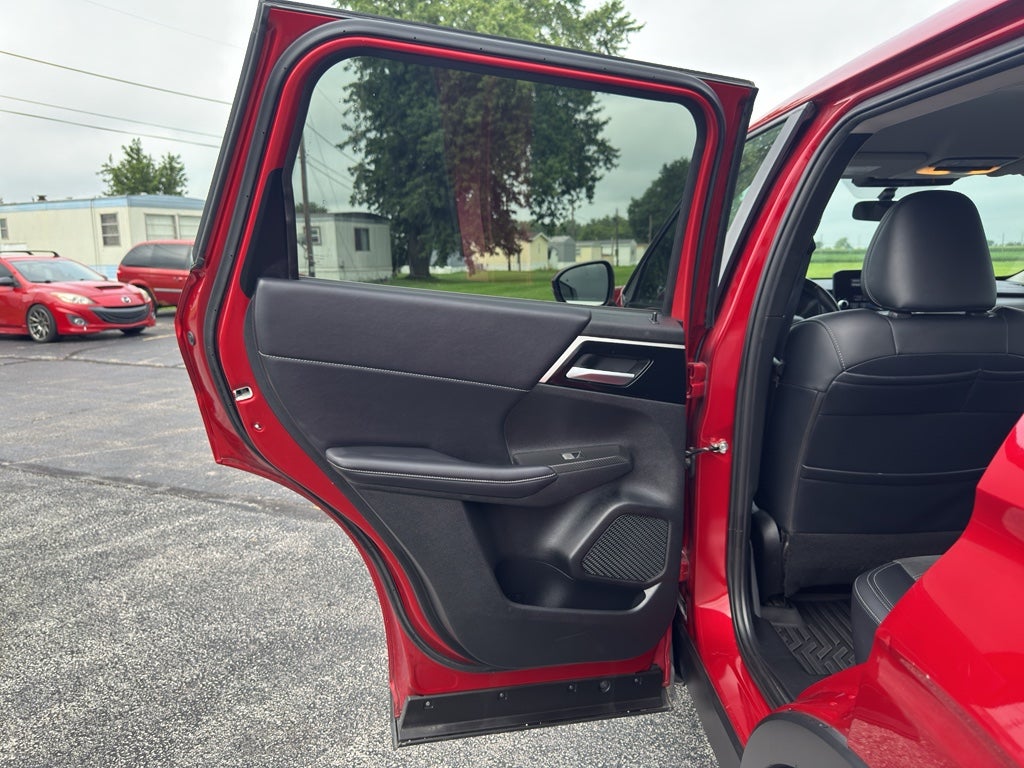 2024 Mitsubishi Outlander Base