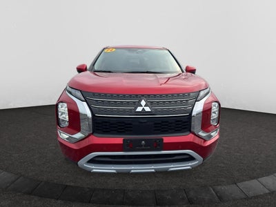 2024 Mitsubishi Outlander Base