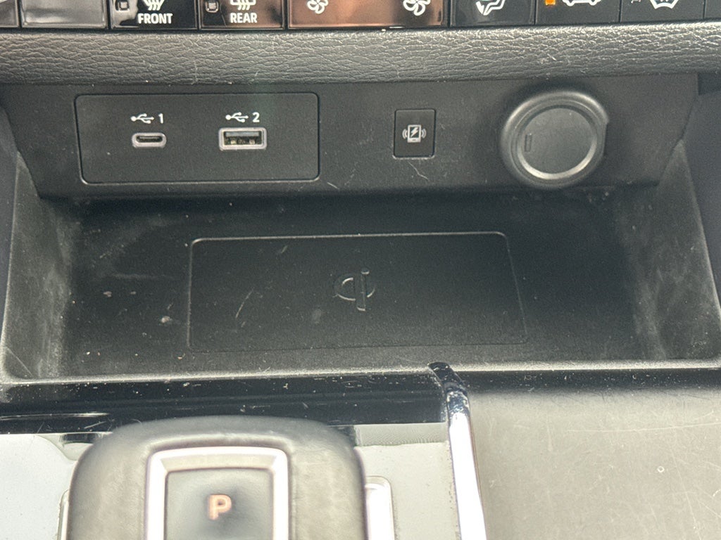 2024 Mitsubishi Outlander Base