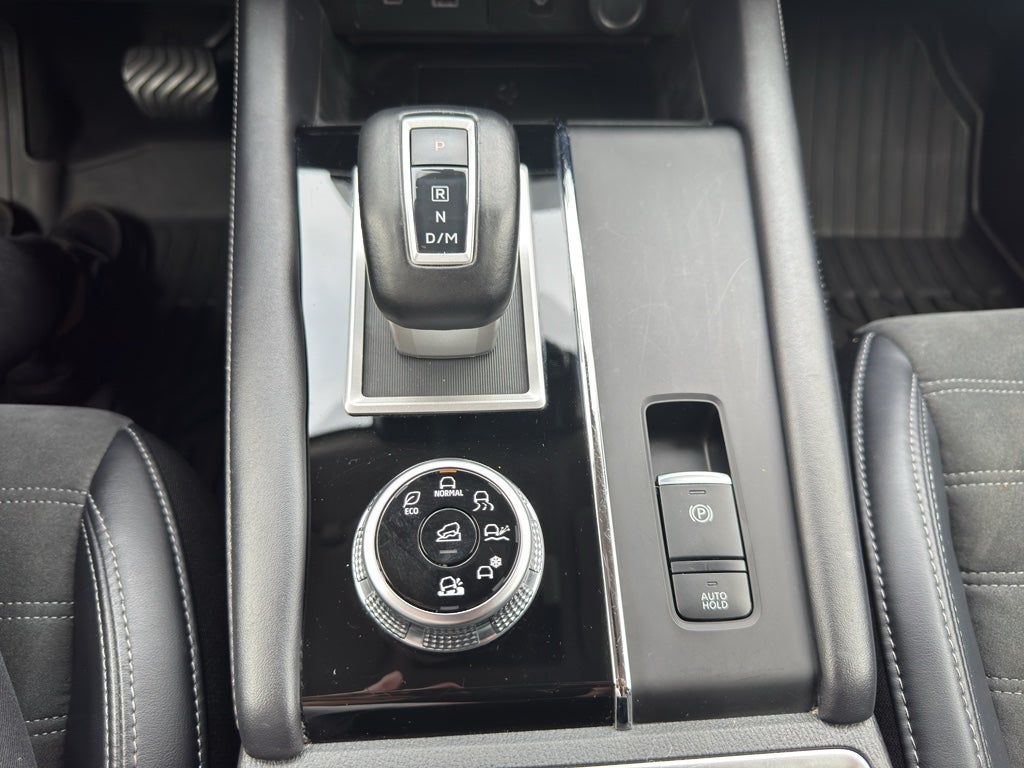 2024 Mitsubishi Outlander Base