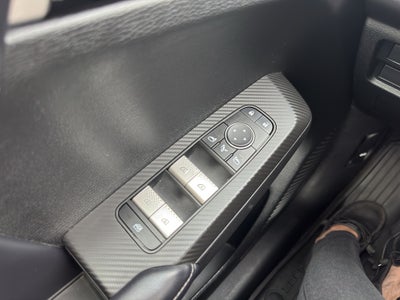 2024 Mitsubishi Outlander Base