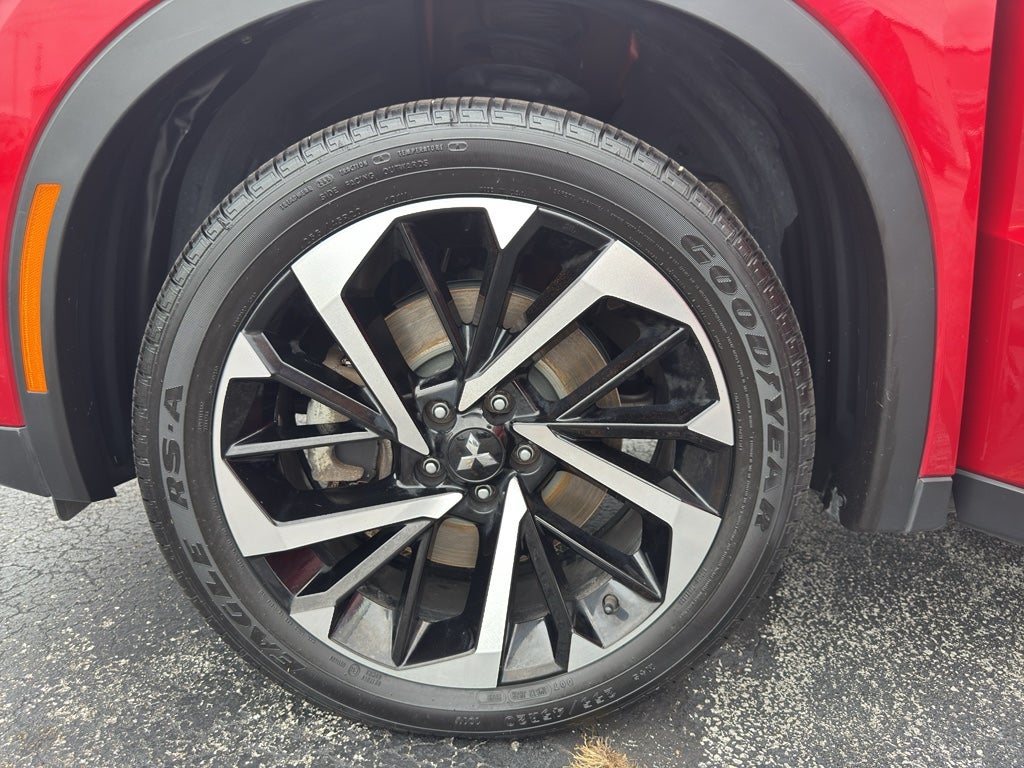 2024 Mitsubishi Outlander Base