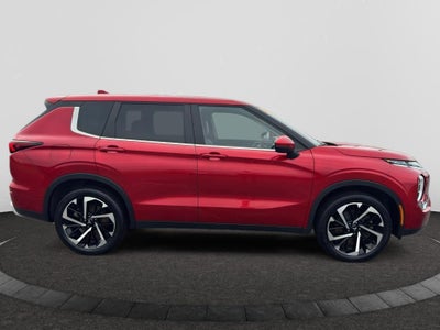 2024 Mitsubishi Outlander Base