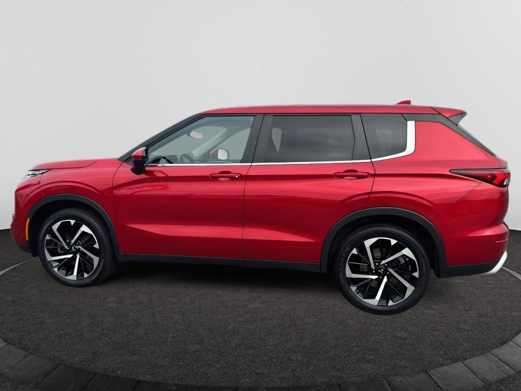 2024 Mitsubishi Outlander Base
